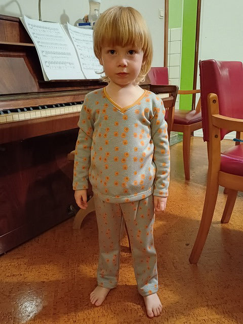 Little Kids V-Neck Tee : 160