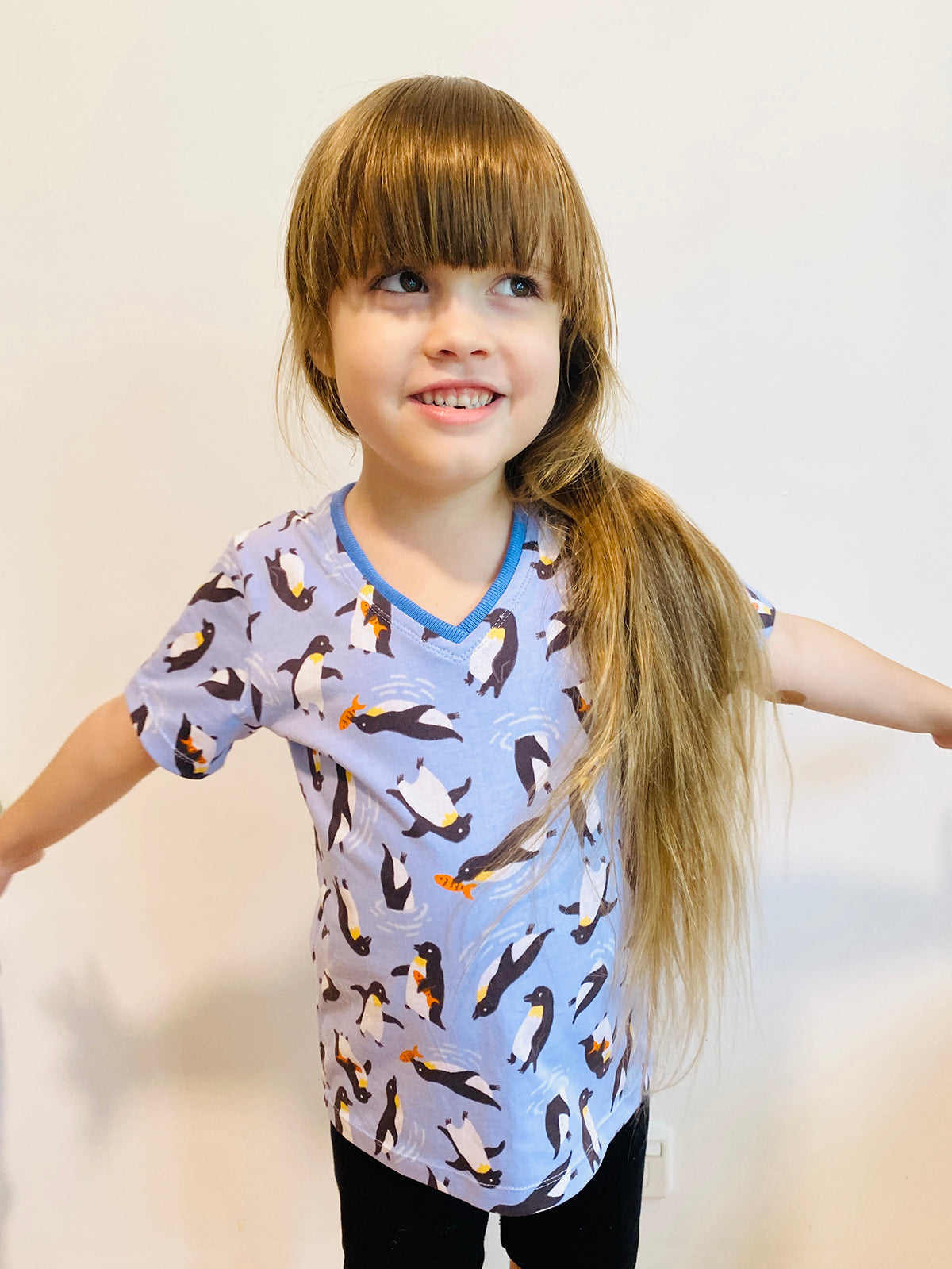 Little Kids V-Neck Tee : 160