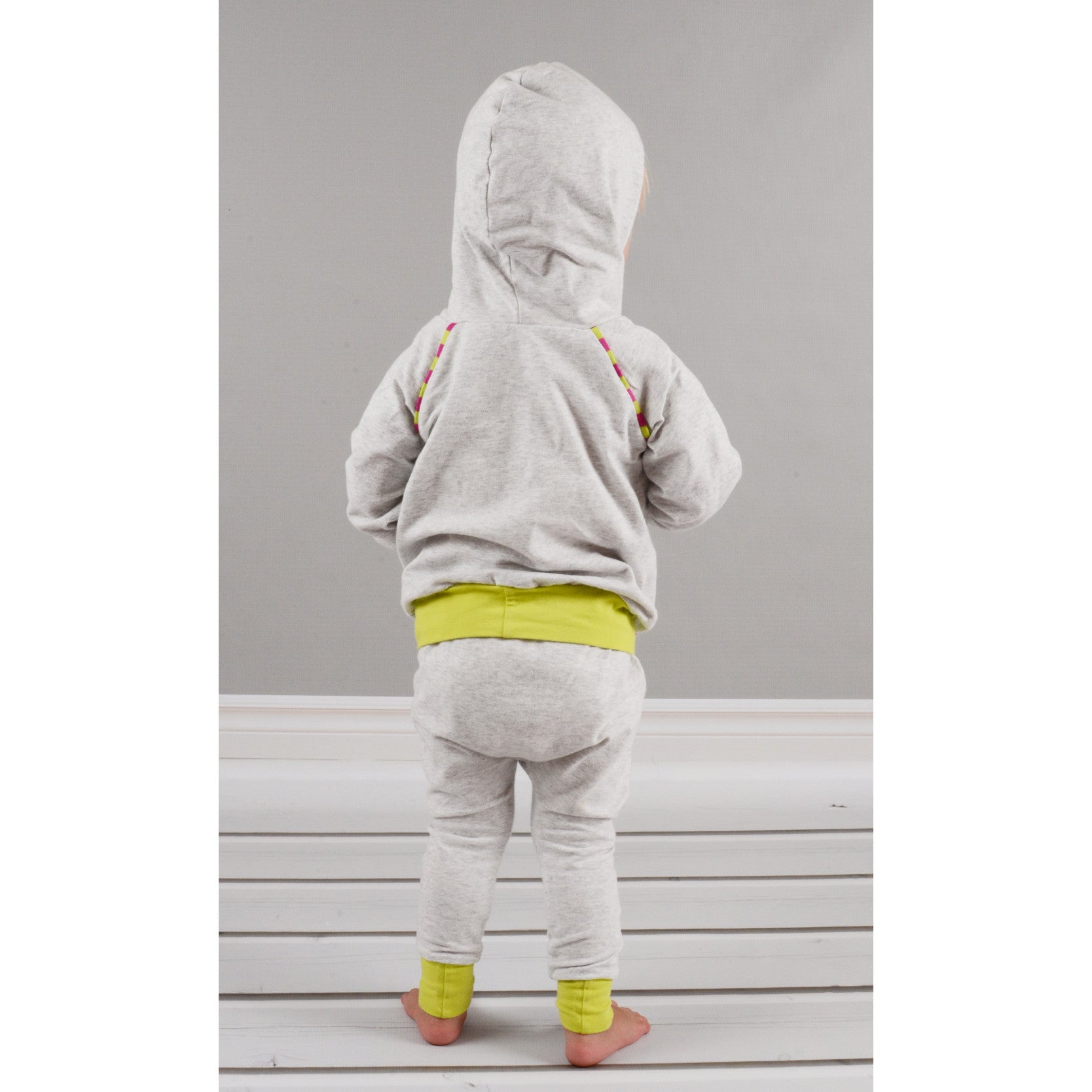 hooded raglan sweatshirt : 67