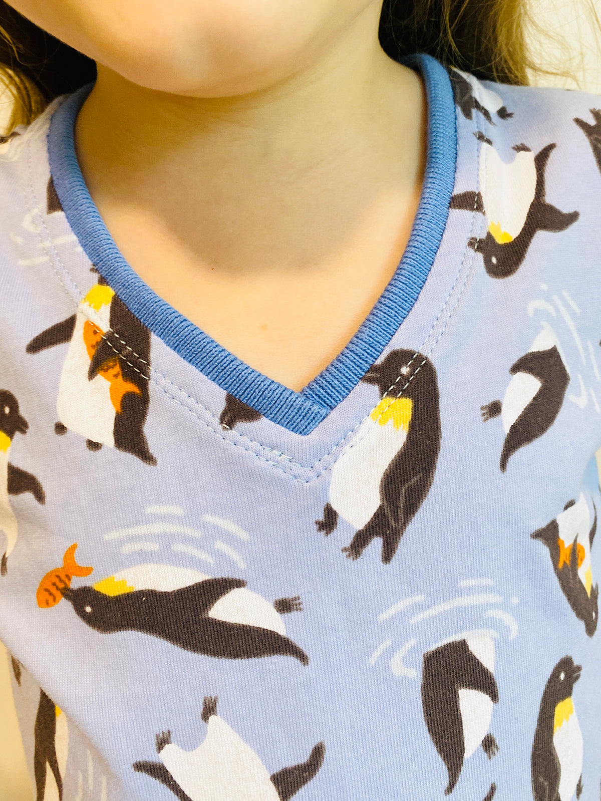 Little Kids V-Neck Tee : 160