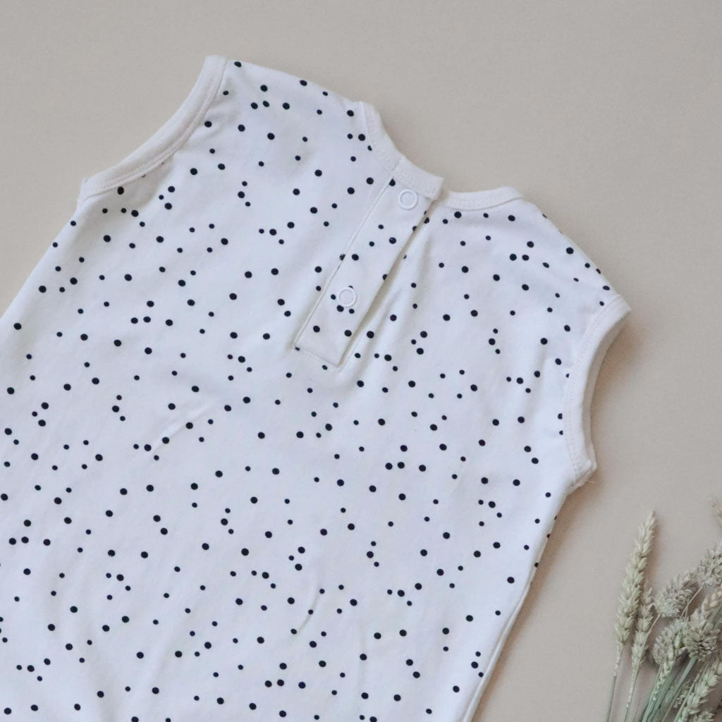 black and white placket on sewing pattern